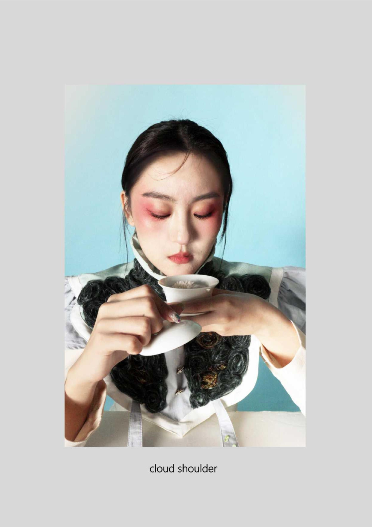 云肩元素在现代服饰中的应用-7134字.docx 第5页